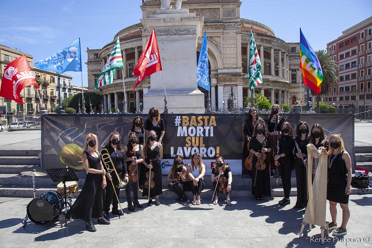 26 May 2021, #Bastamortisullavoro, flash mob, P.zza Castelnuovo, Politeama Theatre, Music by Cohen, Piazzolla, Morricone (performance)